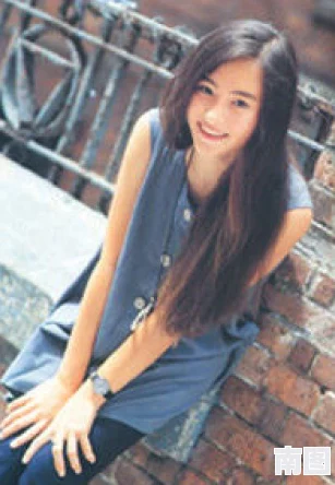 张柏芝下面毛又多又黑，网友热议其个人形象与时尚选择引发广泛关注和讨论